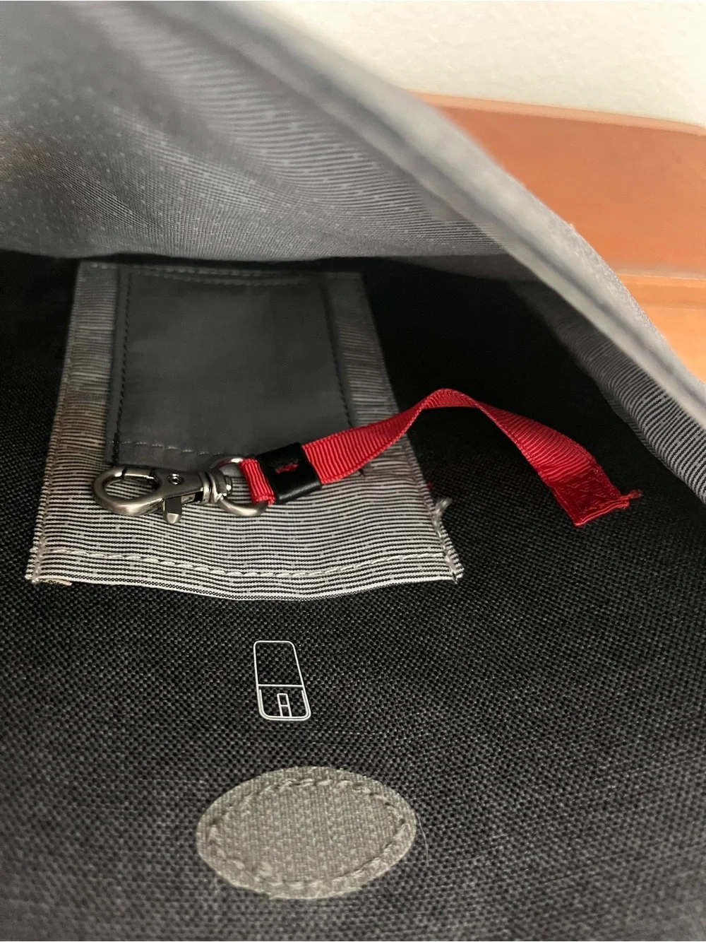 Brenthaven Collins Vertical Messenger Bag for Surface Pro